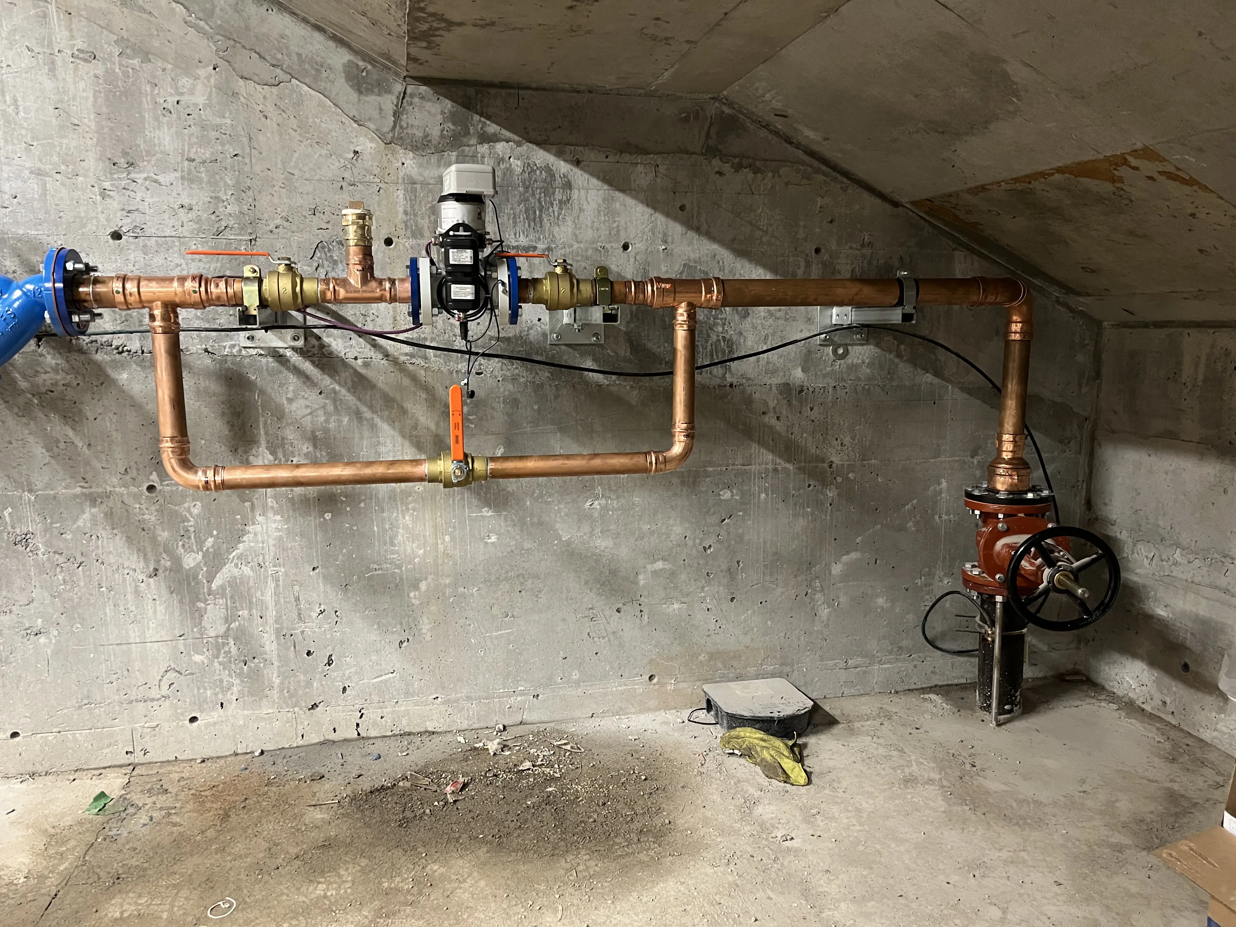 Réseaux de tuyauterie moderne en cuivre et PEX